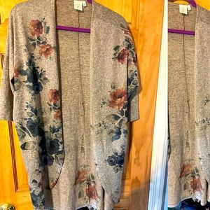Gray Floral Cardigan Size Small